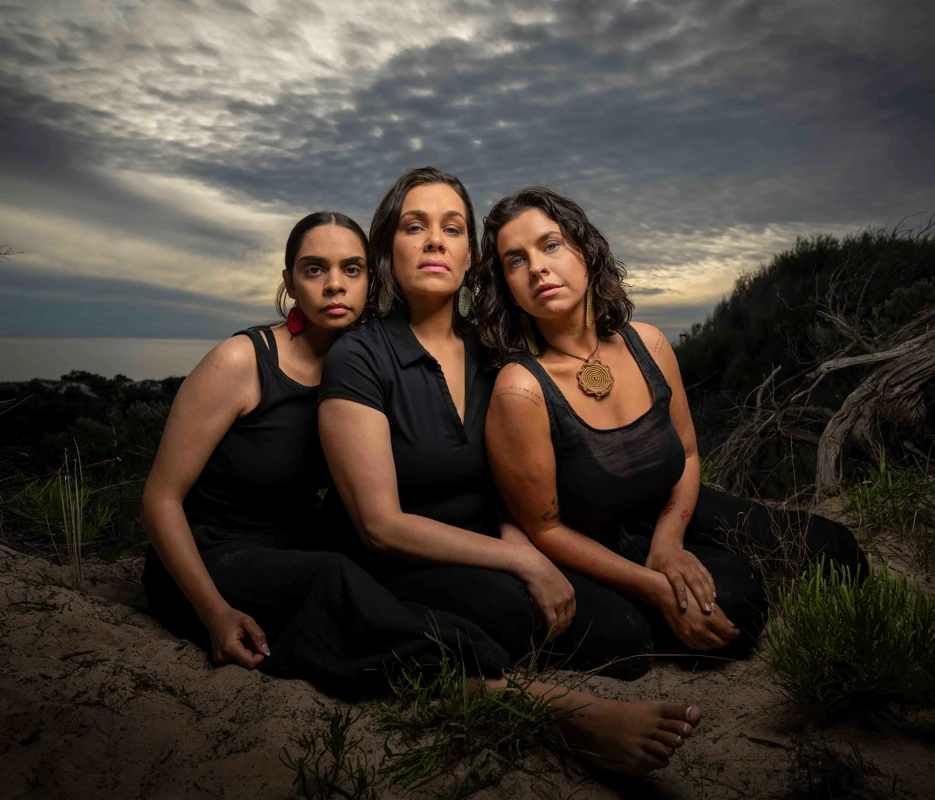 Kumarangk: Sisterhood